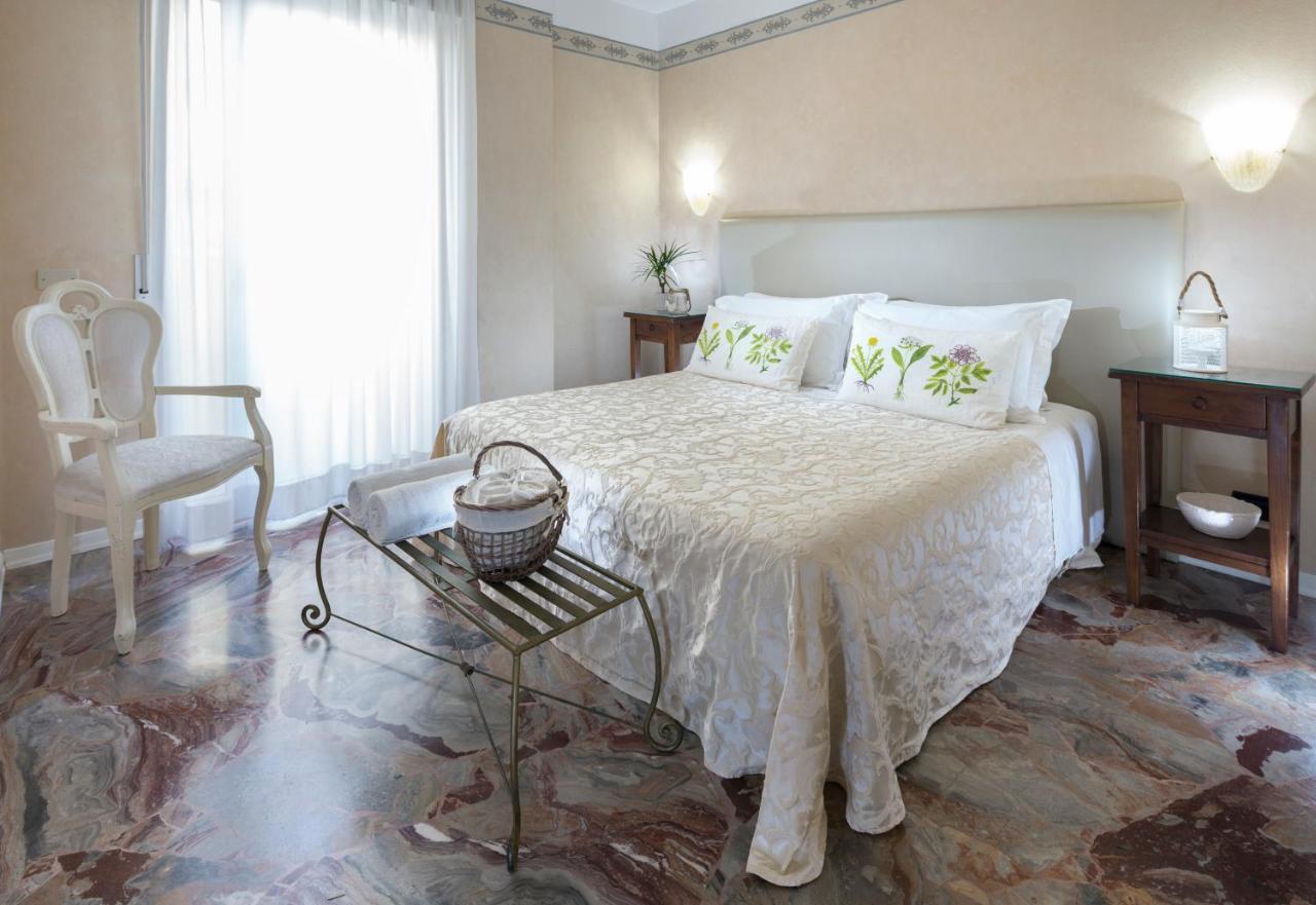 Hotel Apollo Ричоне Екстериор снимка