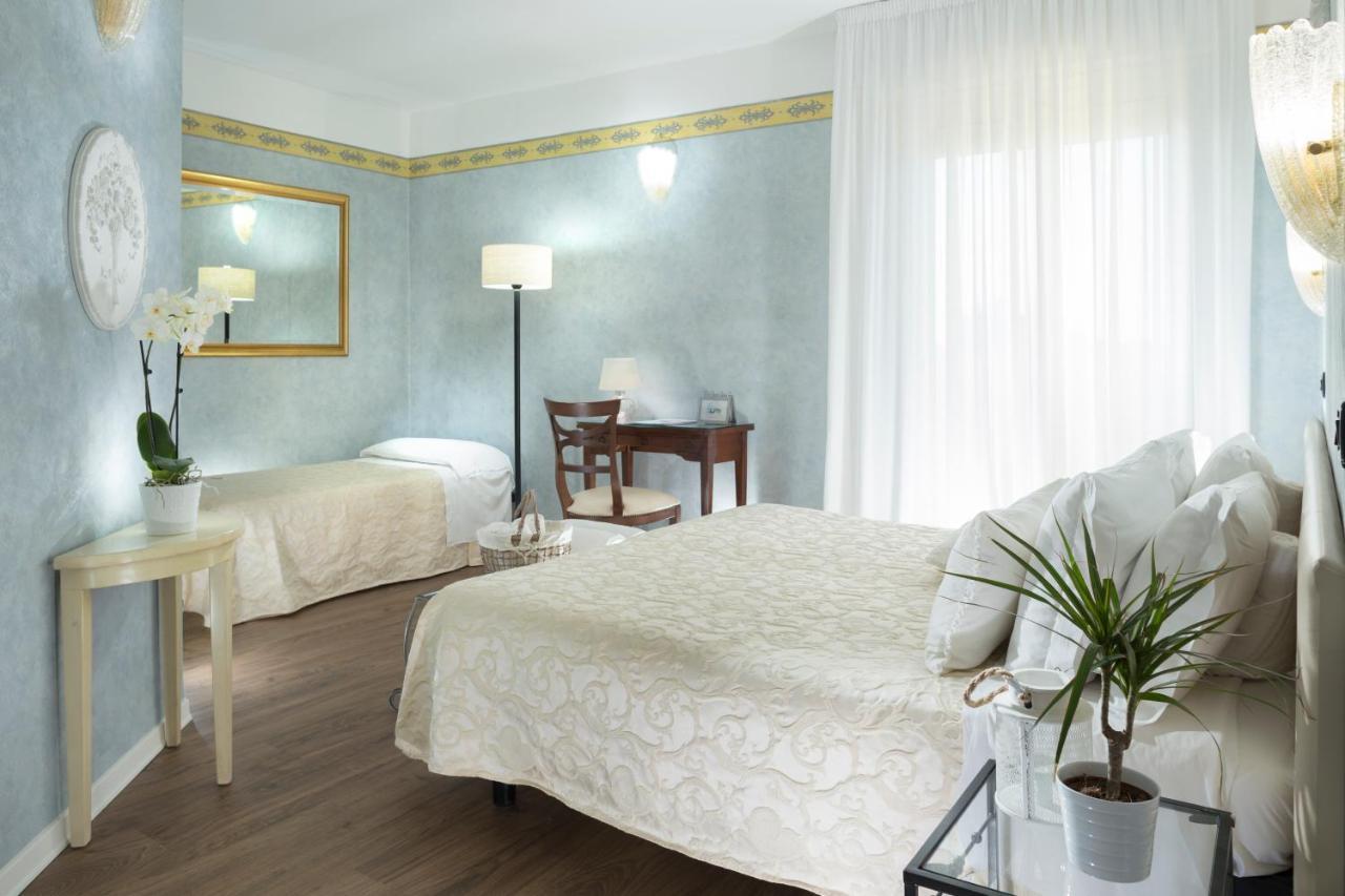 Hotel Apollo Ричоне Екстериор снимка